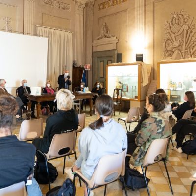 Immagine miniatura 26 maggio 2021: l'incontro conclusivo nell'aula magna del liceo Machiavelli